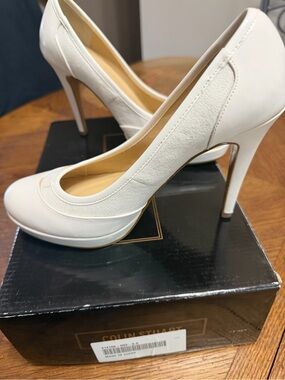 Colin Stuart White Patent / Suede Stiletto Pump